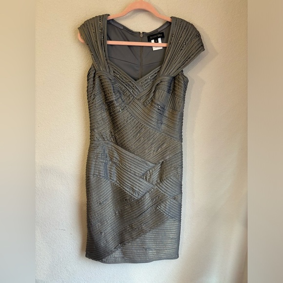 Tadashi Shoji Pewter/Gold Basket Weave Studded Stretch Bodycon Cocktail Dress M - Picture 4 of 15